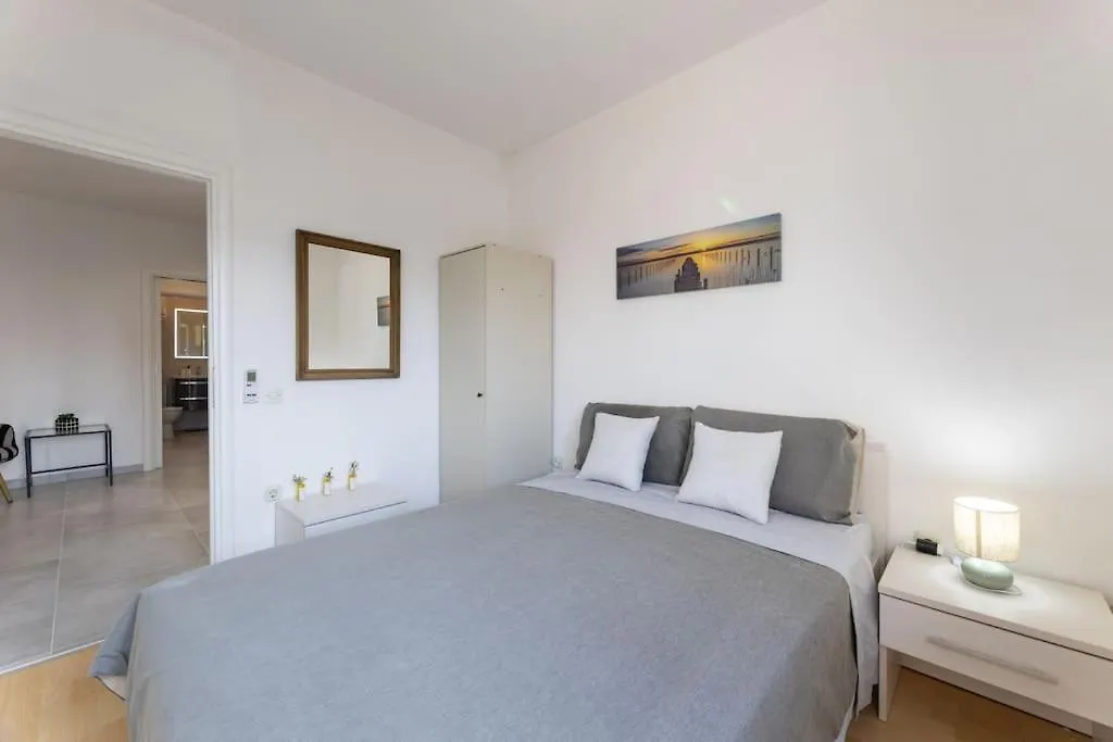 Apartment Ozzy Kastela Croatia