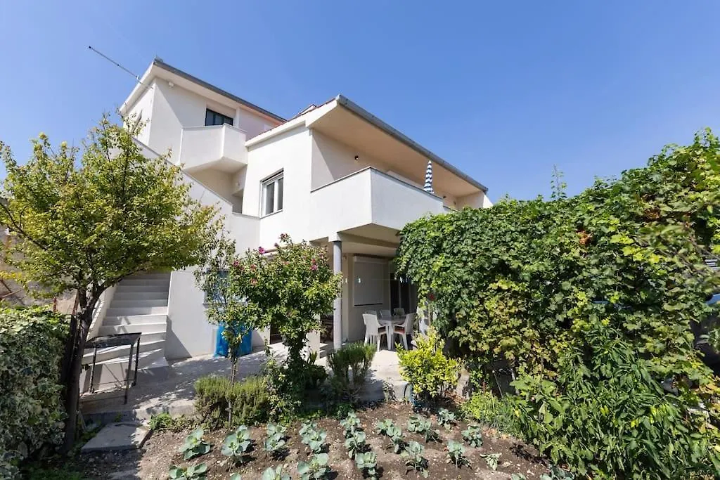 Apartment Ozzy Kastela Croatia