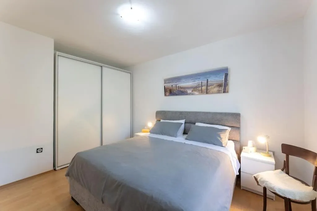 Apartment Ozzy Kastela 0*,  Croatia